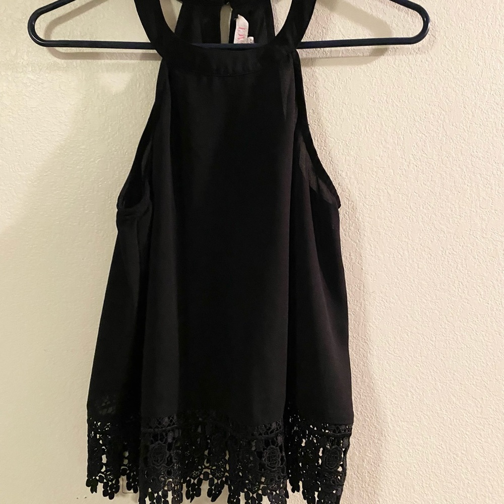 Agaci 🖤sleeveless crop top - Picture 2 of 5